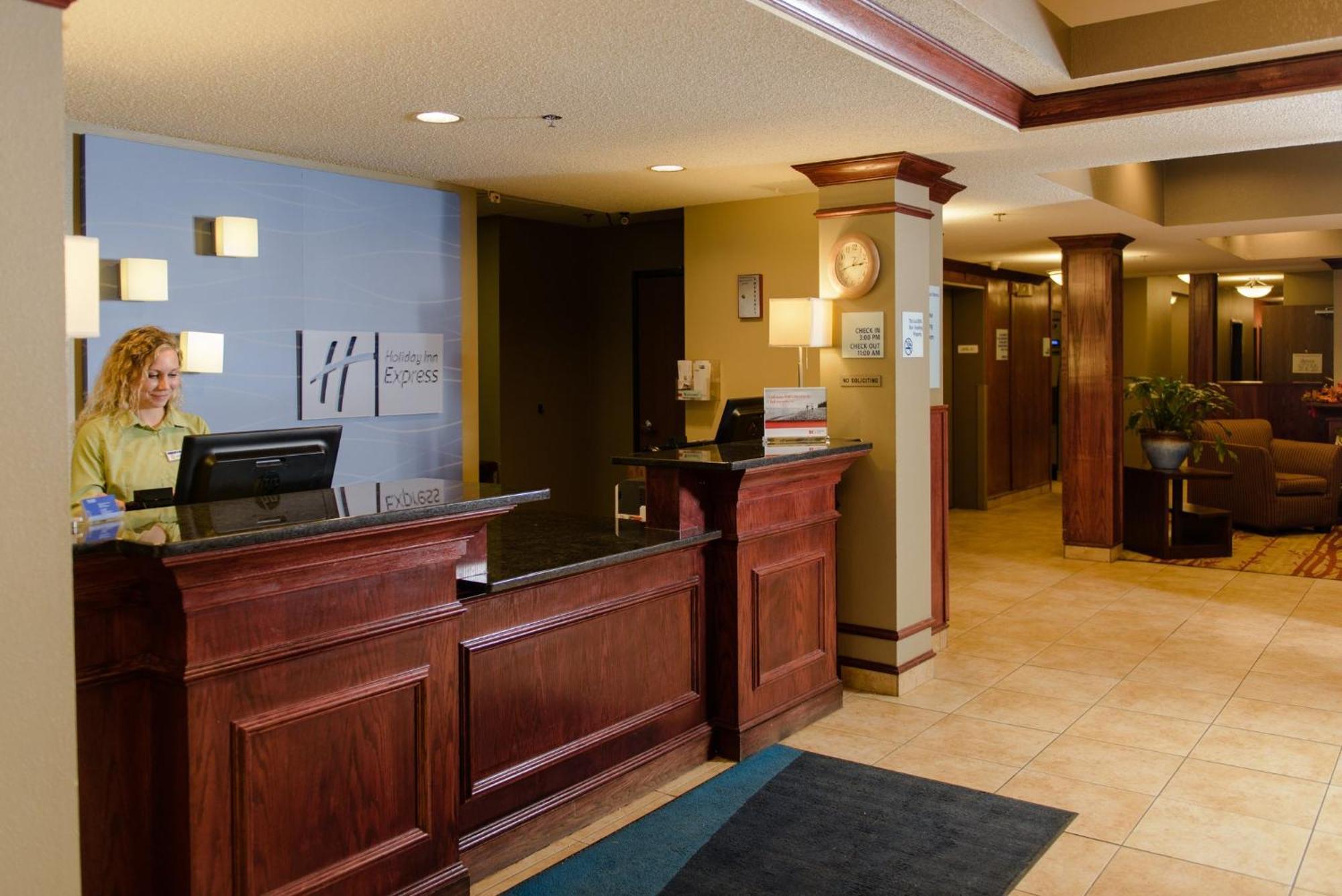 Holiday Inn Express & Suites Superior By Ihg Exterior photo