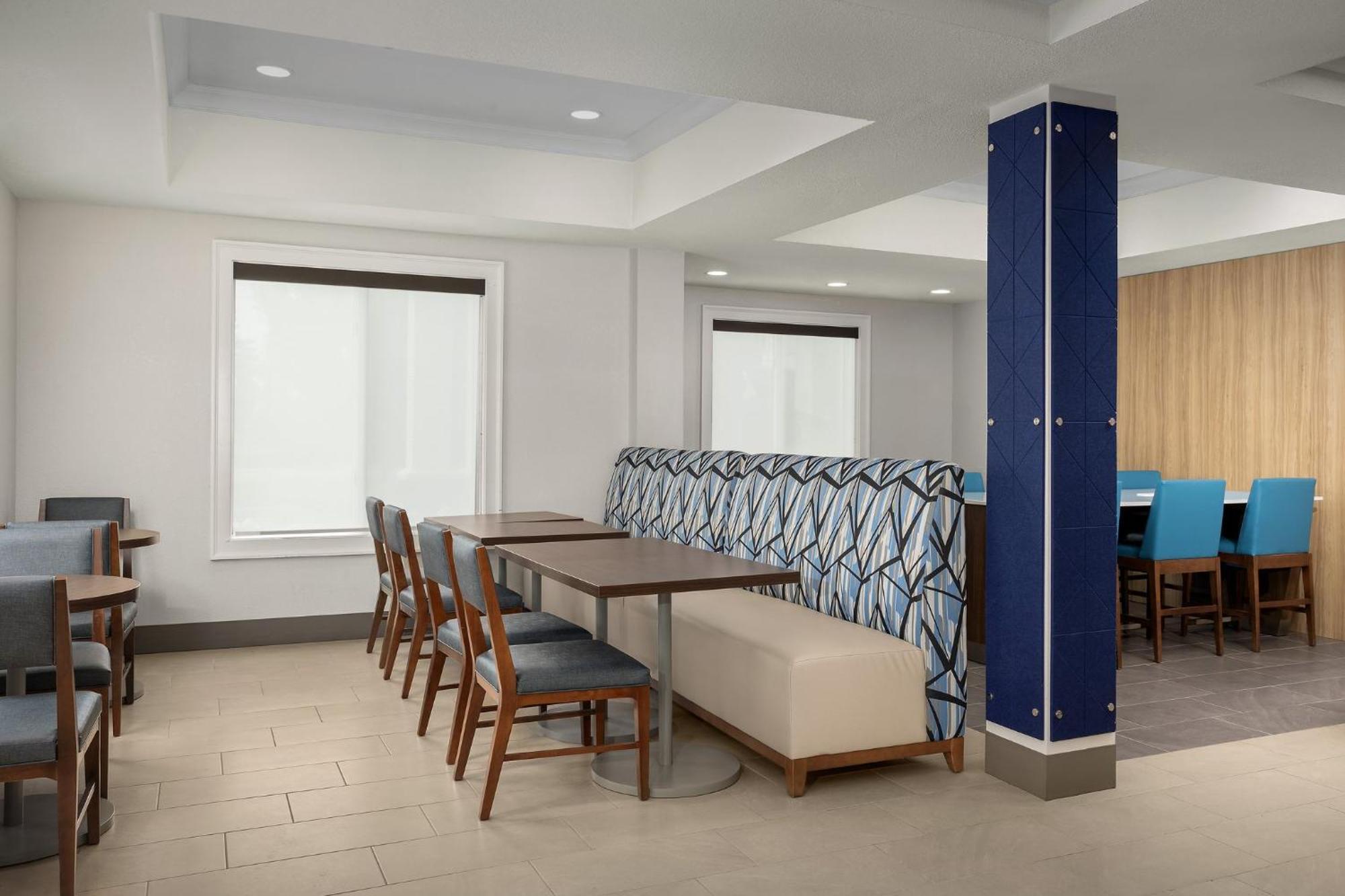 Holiday Inn Express & Suites Superior By Ihg Exterior photo